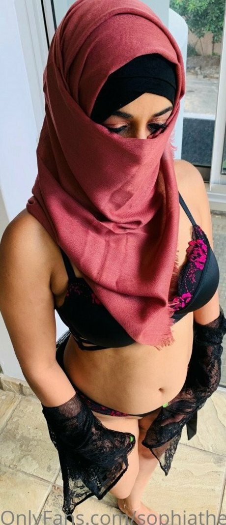 sophiatheminx beautiful actress pictures