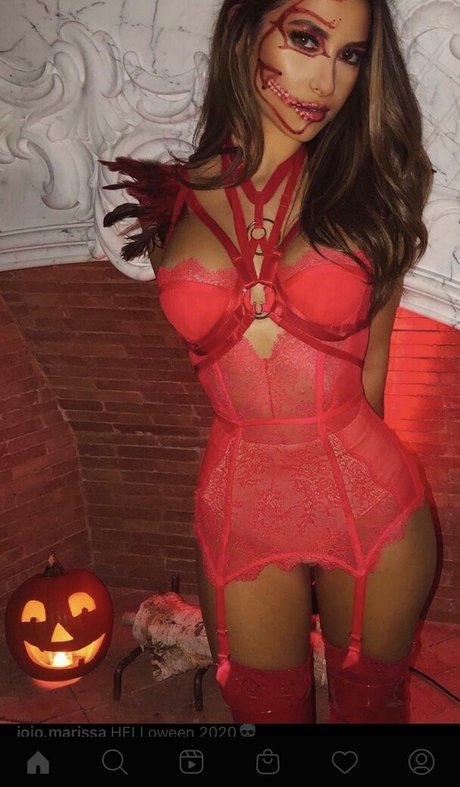 curvy blonde milf onlyfans nude picture