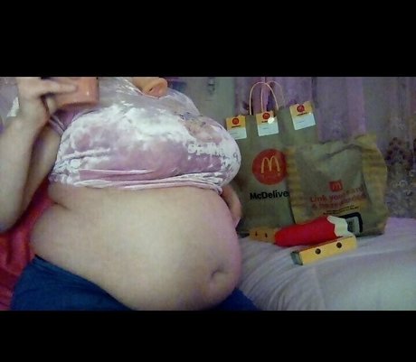 chubb1e bunn1e pornstar naked image