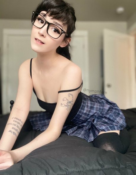 lesbian fingering onlyfans naked pictures