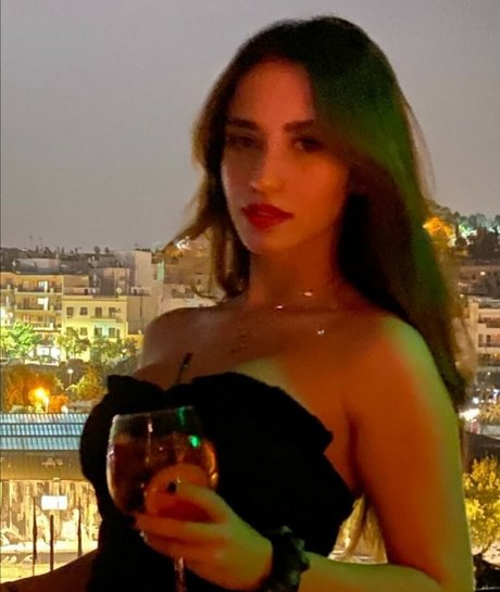 Demi Aggelopoulou star exclusive photo