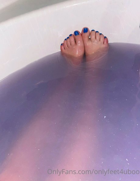 big pussy lips onlyfans naked image