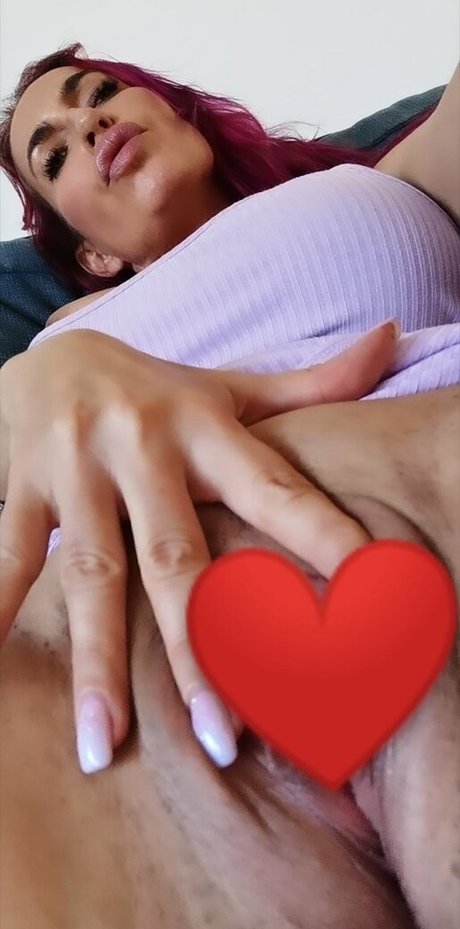 sophieevans model nude picture