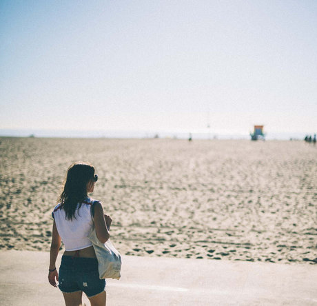 Aylin Tezel model beautiful pic