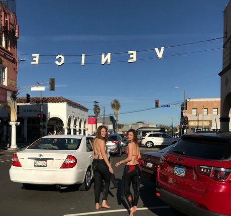 Aylin Tezel perfect star photos