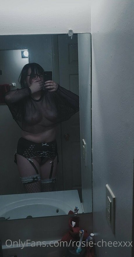 rosie cheexxx model beautiful photos