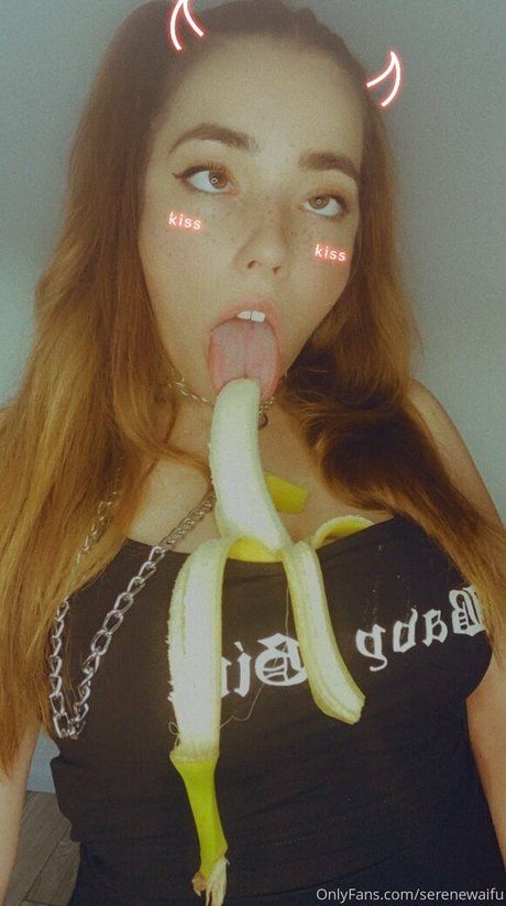 Serenewaifu nudes model photo