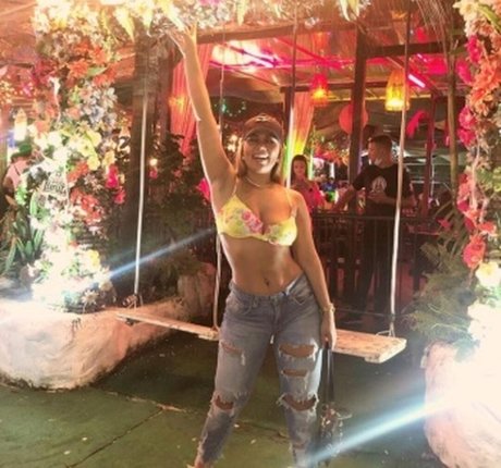 pov asian onlyfans pretty pic