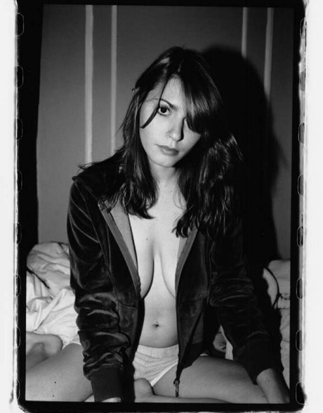 Lindsay Felton xxx model image