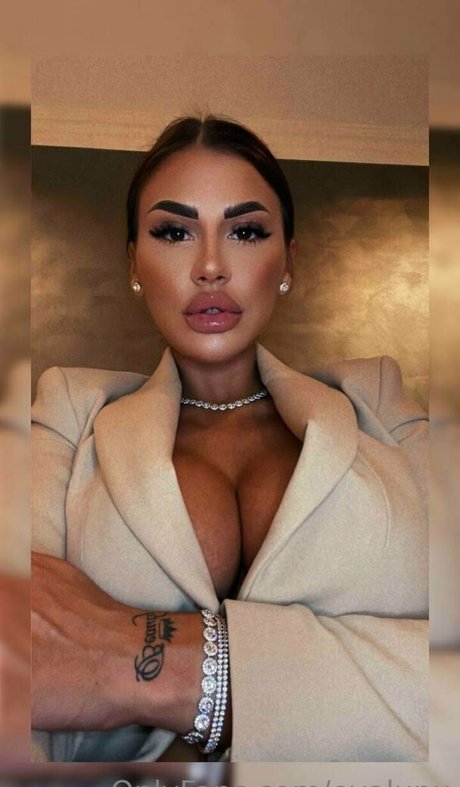 evalupu star naked img