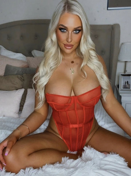 __ninaraee nude pornstar img