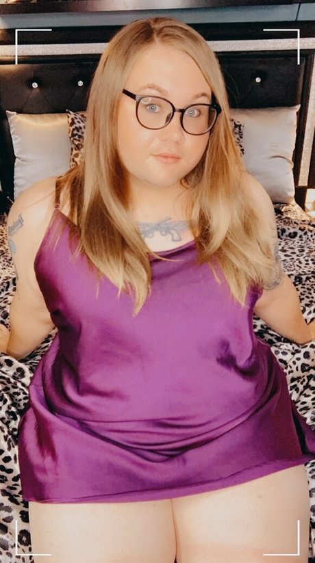 freydacoxx erotic model image