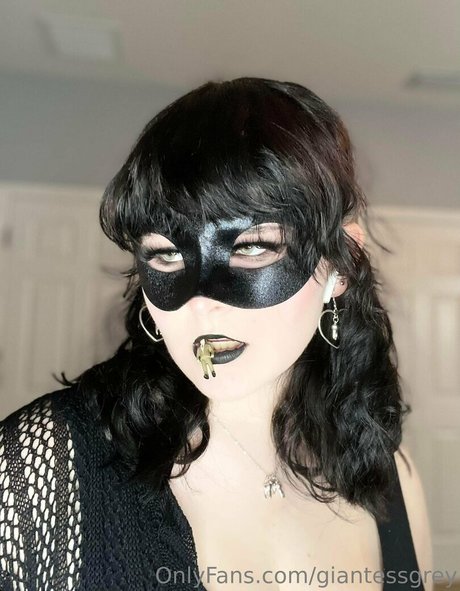 giantessgrey hot actress pics