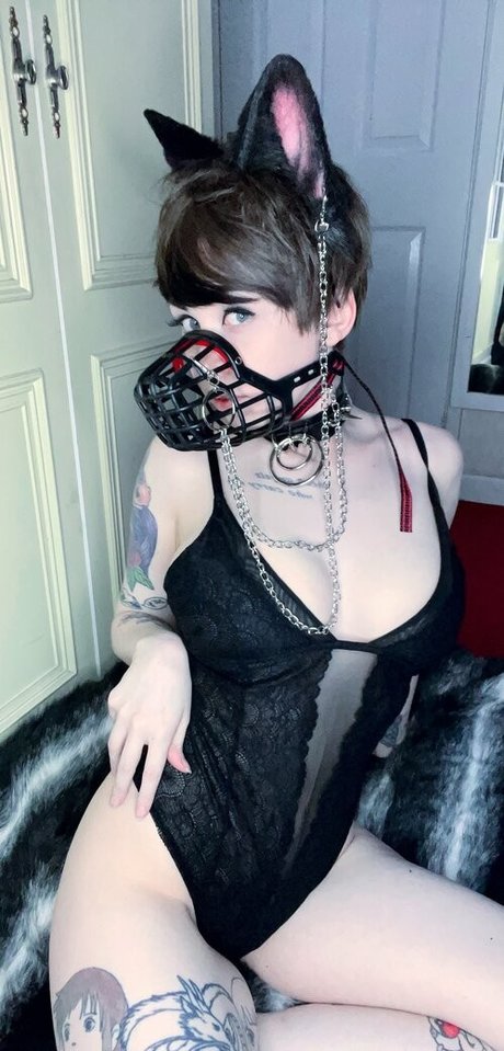 Emberwolf pretty actress photo