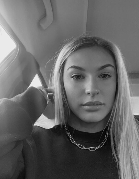 Lex Beccs model pretty gallery