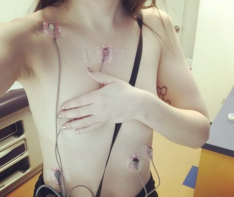 Viola Volta art model pictures