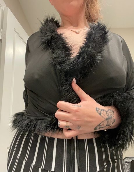 young asian onlyfans best pic