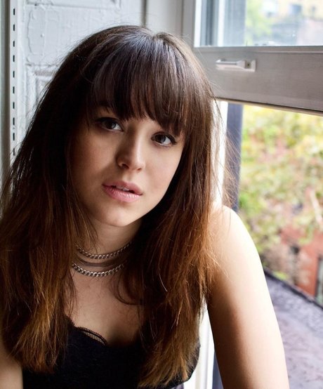 Hayley Orrantia art model picture