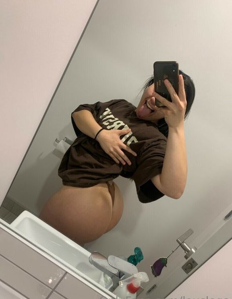 LouiseWhyyte model sex images