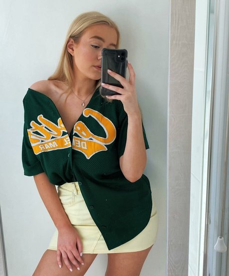 tall blonde onlyfans pornos photos