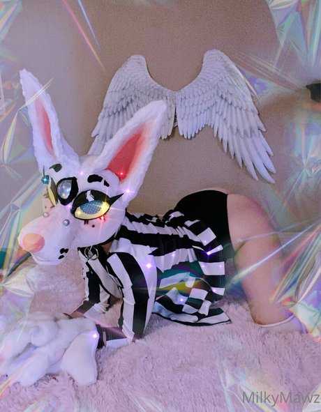 strwbrryinsides model sexy photo