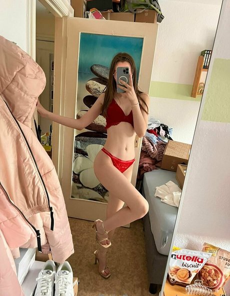 emmi hill star naked gallery