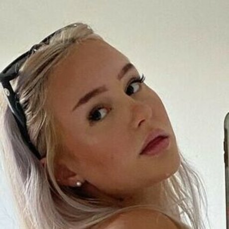 cowgirlerieanne naked model picture