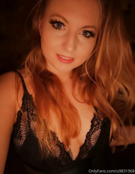 gushinggeegeefree star erotic photo