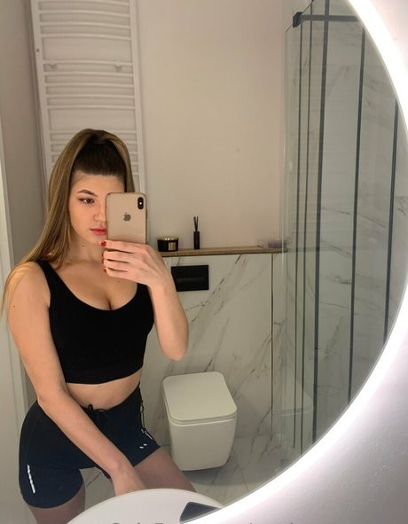 annie so sweet top star img