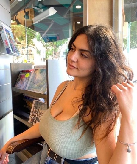 Noam L sexy star pics