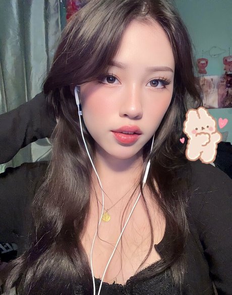 BasiilLeaf high quality pornstar image