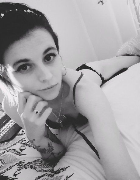 ady h dee star high quality photos