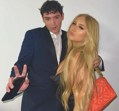 young asian onlyfans hd picture