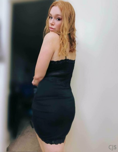 cute blonde onlyfans top galleries