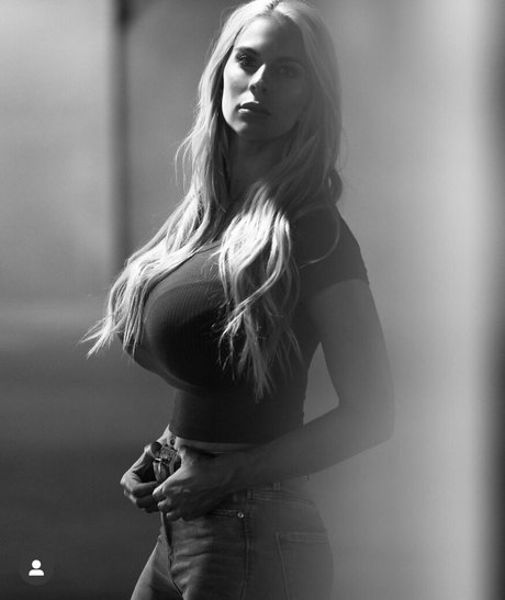 Katelyn Keplar model beautiful image