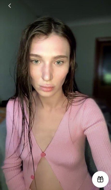 Karina Sunshine hot model picture