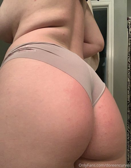 Doreencurves free pornstar img
