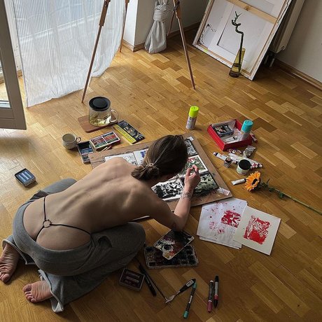 Lilbiii Sashatman pretty pornstar image