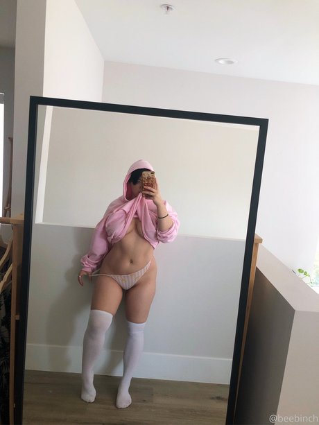 Beebinch_ model hot images