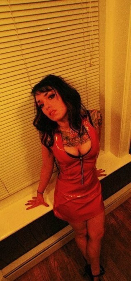 curvy blonde milf onlyfans pornographic image