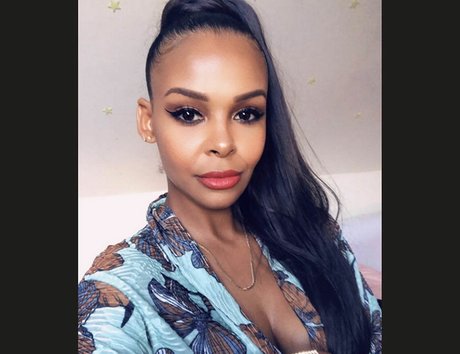 Samantha Mumba star pretty photo