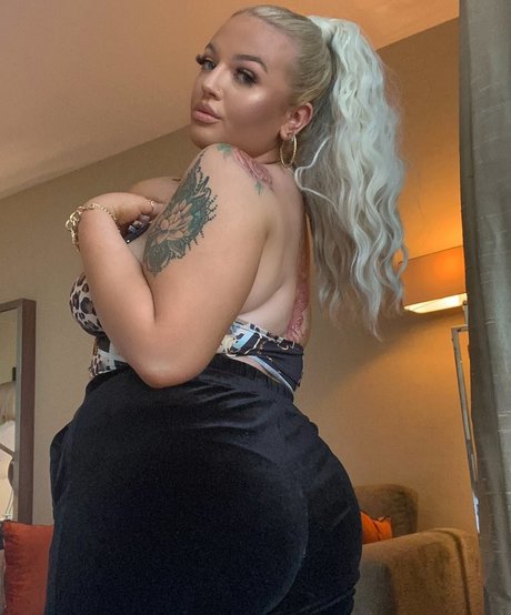 Irishblondiee art star photos