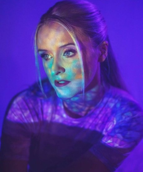 EdyBot porn actress pictures