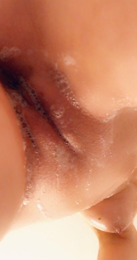 hot wet lilly model adult image