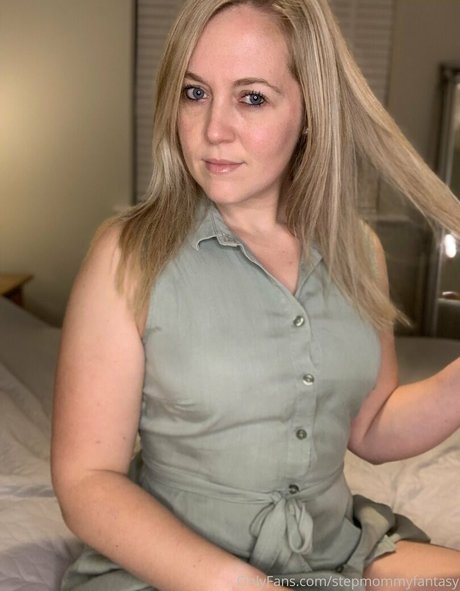 stepmommyfantasy naked model photos