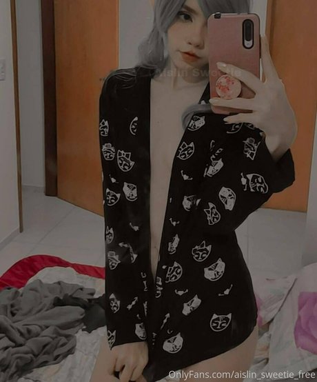 aislinsweetie naked pornstar pictures