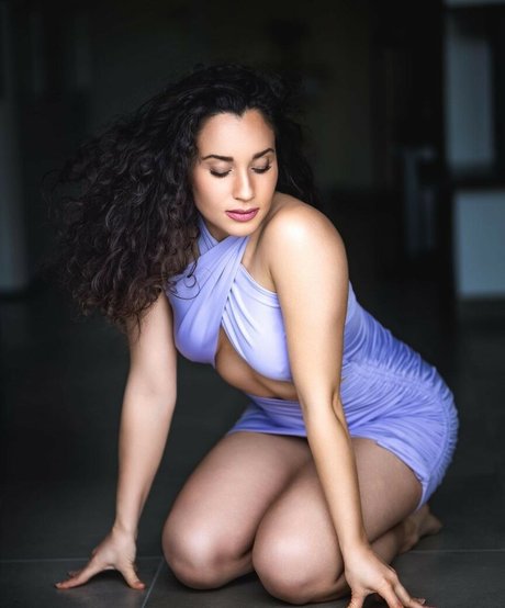 Smallcurlyfry high quality actress pictures