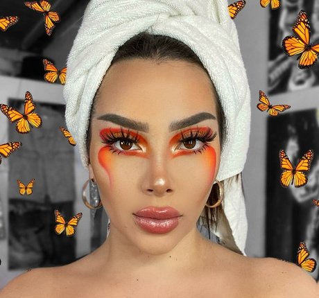 Vai Monroe hot actress picture