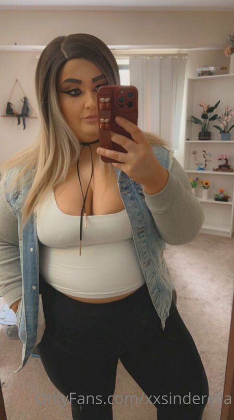 xxsinderella model nude pic