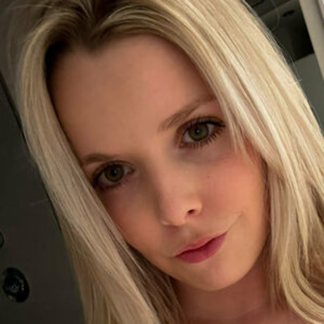 feliz r sex model pic